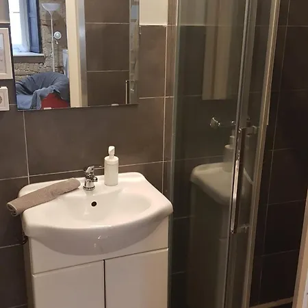 Lägenhet Economy Hollo Budapest